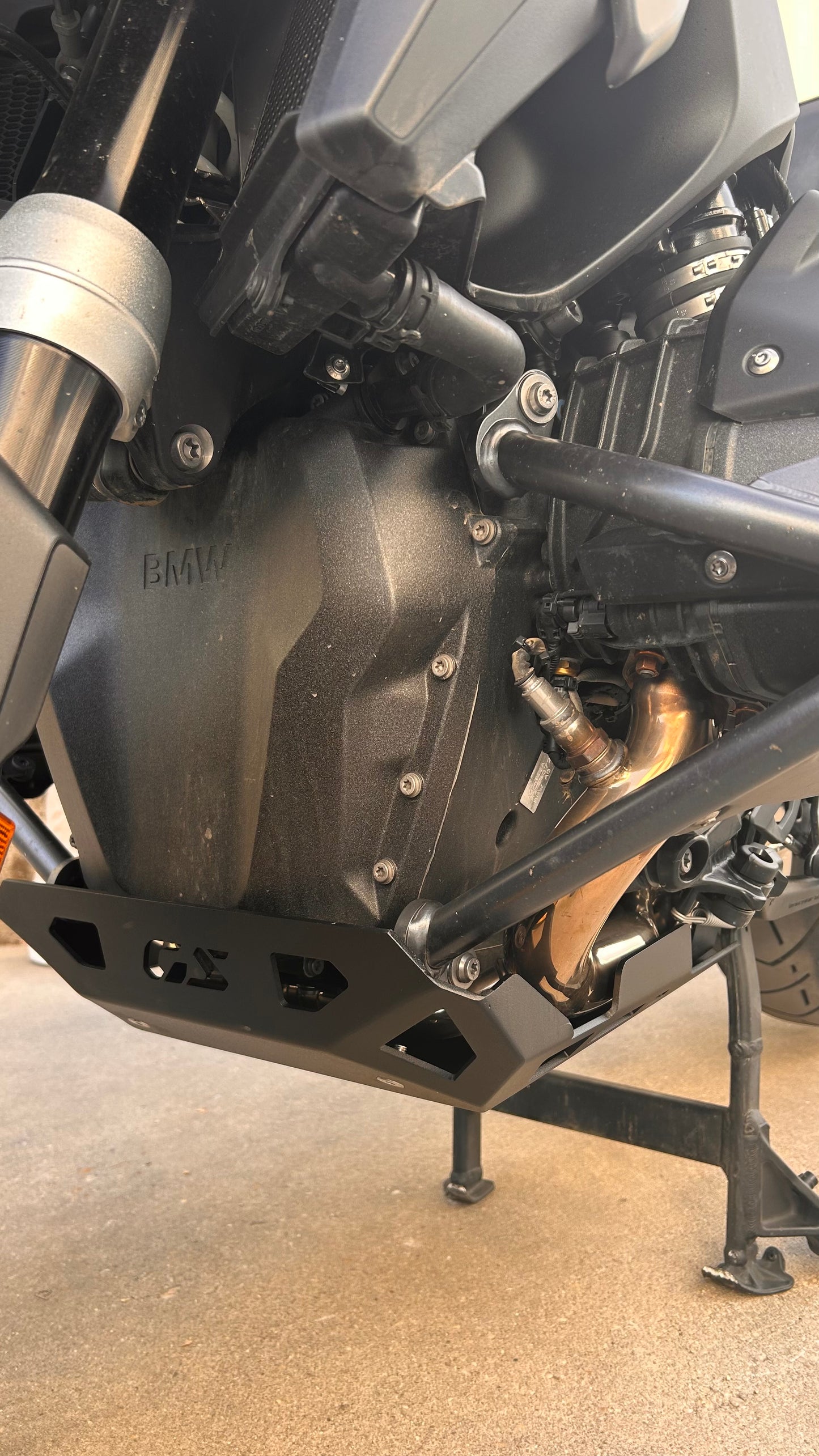 Cubre cárter aluminio R1300GS y Adventure