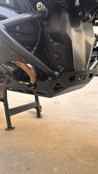 Cubre cárter aluminio R1300GS y Adventure