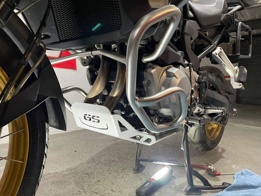 Cubrecarter aluminio F850/750GS + adventure - Moto_ajustes